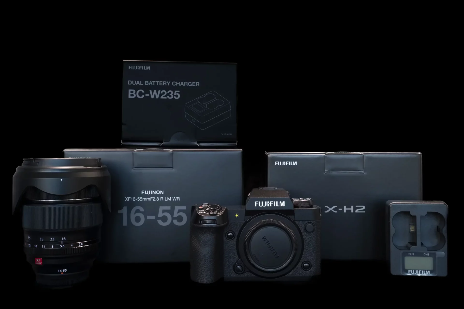 Kit Fujifilm X-H2 boîtier nu XF16-55mm F2.8 et chargeur double batterie, matériel hybride pro Fujifilm.